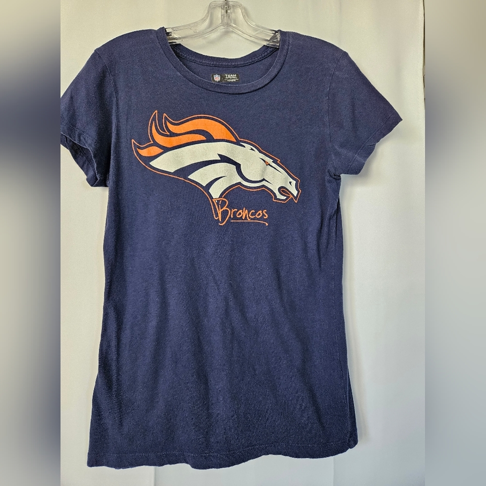 Denver Broncos women's fitted t-shirt size‎ medium